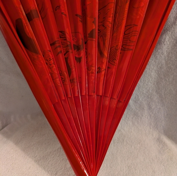 Vibrant Red Handheld Fan with Dragon Design - Picture 9 of 14